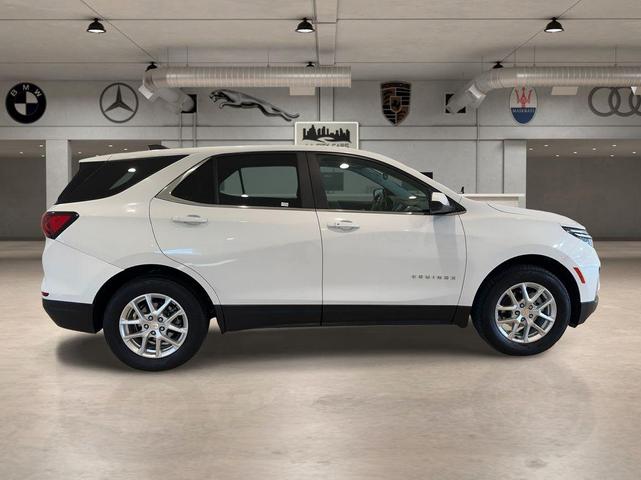 Photo of 2023 Summit White Chevrolet Equinox