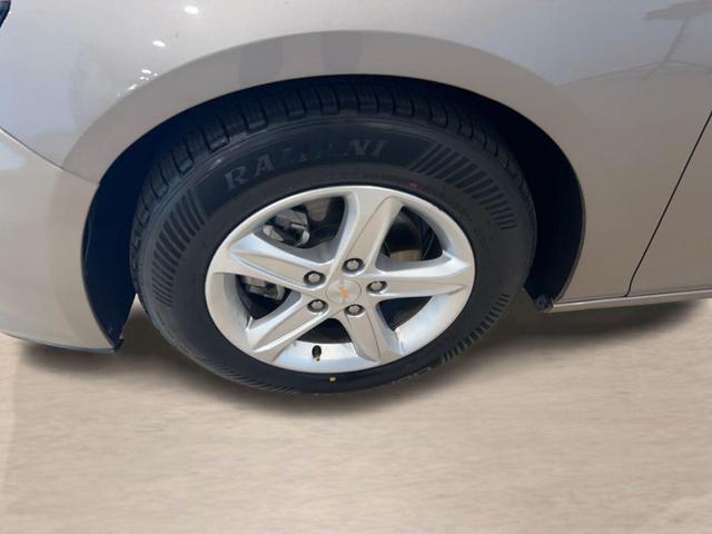 Photo of 2023 Mineral Gray Metallic Chevrolet Malibu