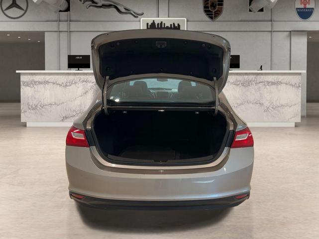 Photo of 2023 Mineral Gray Metallic Chevrolet Malibu