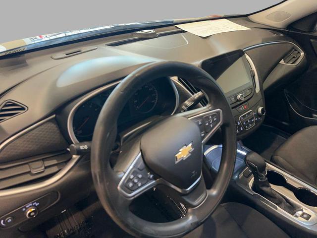 Photo of 2023 Mineral Gray Metallic Chevrolet Malibu