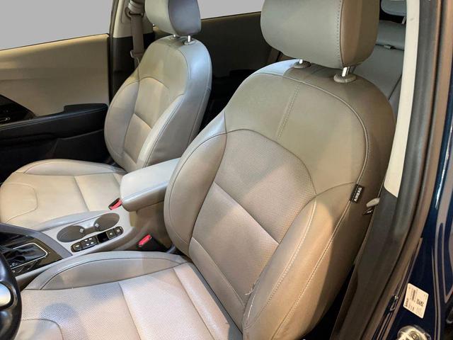 Photo of 2021 Deep Cerulean Kia Niro