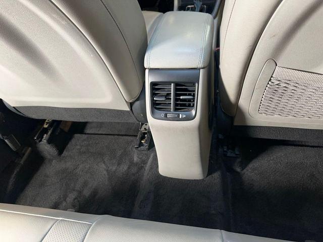 Photo of 2021 Deep Cerulean Kia Niro