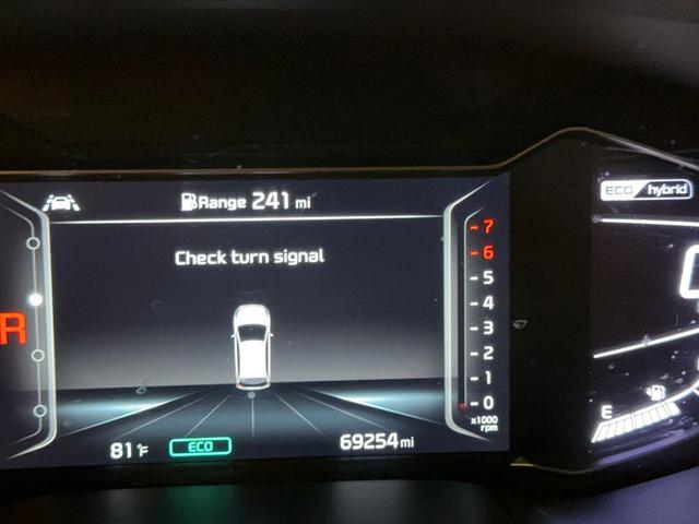 Photo of 2021 Deep Cerulean Kia Niro