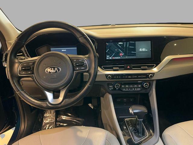 Photo of 2021 Deep Cerulean Kia Niro