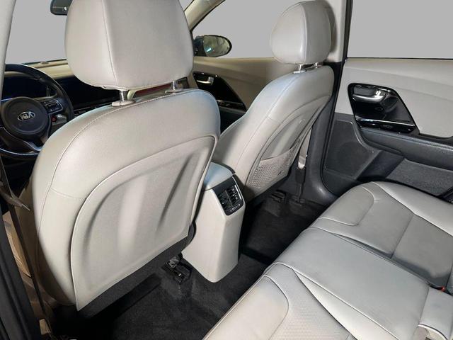Photo of 2021 Deep Cerulean Kia Niro