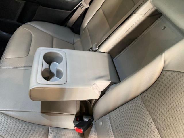 Photo of 2021 Deep Cerulean Kia Niro