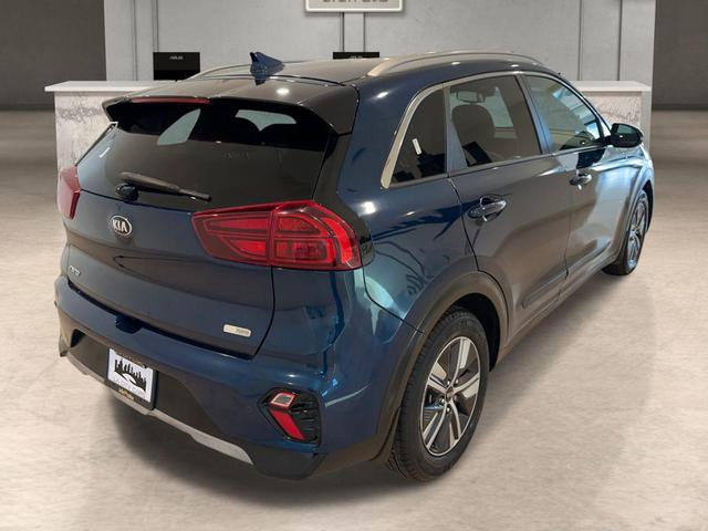 Photo of 2021 Deep Cerulean Kia Niro