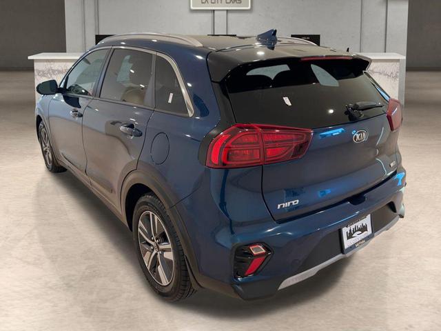 Photo of 2021 Deep Cerulean Kia Niro