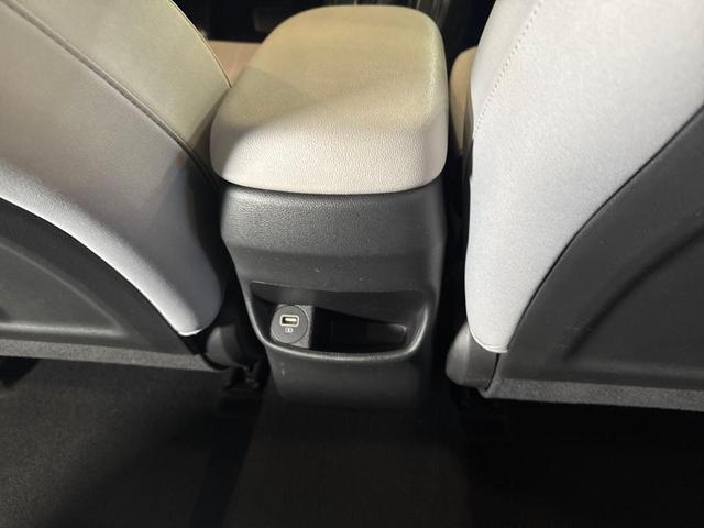 Photo of 2023 Lunar White Hyundai KONA