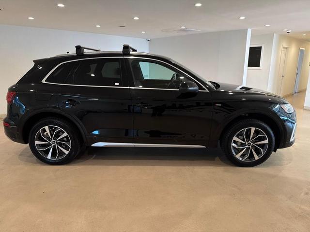 Photo of 2023 Black Audi Q5