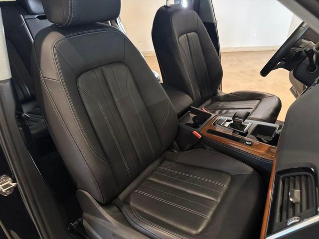 Photo of 2023 Black Audi Q5