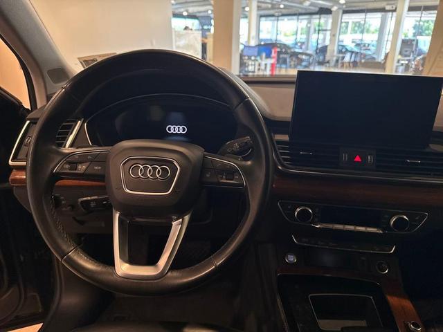 Photo of 2023 Black Audi Q5