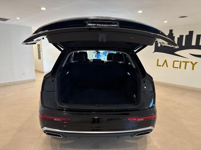 Photo of 2023 Black Audi Q5
