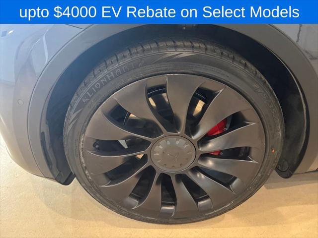 Photo of 2022 Gray Tesla Model Y