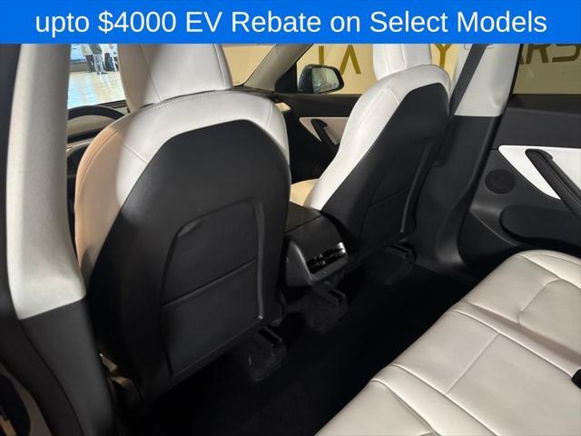 Photo of 2022 Gray Tesla Model Y