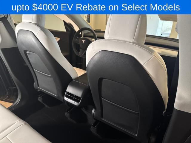 Photo of 2022 Gray Tesla Model Y
