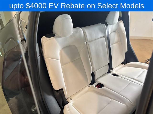 Photo of 2022 Gray Tesla Model Y