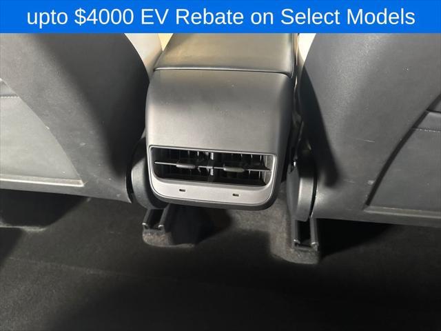 Photo of 2022 Gray Tesla Model Y
