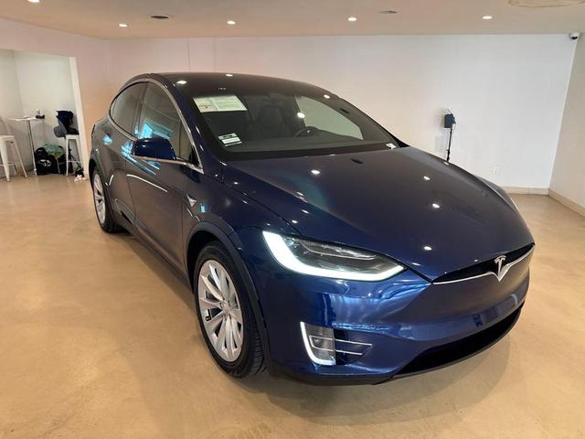 Photo of 2018 Deep Blue Metallic Tesla Model X