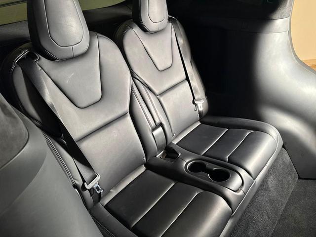 Photo of 2018 Deep Blue Metallic Tesla Model X