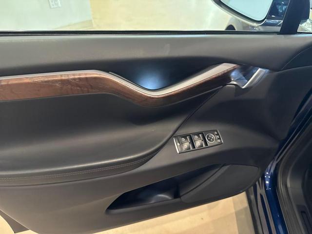 Photo of 2018 Deep Blue Metallic Tesla Model X