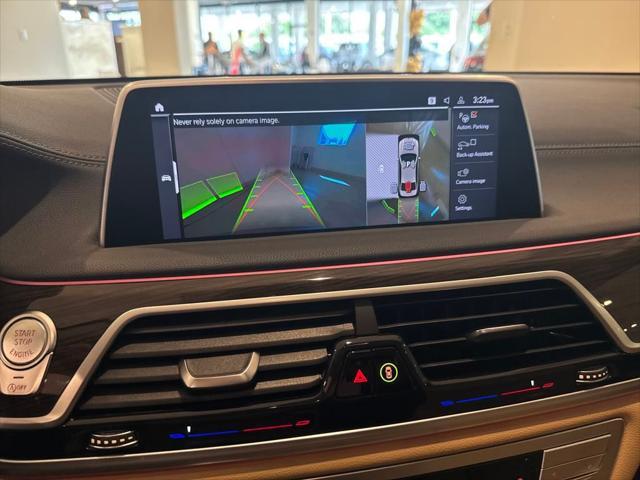 Photo of 2022 Cashmere Silver Metallic BMW 750