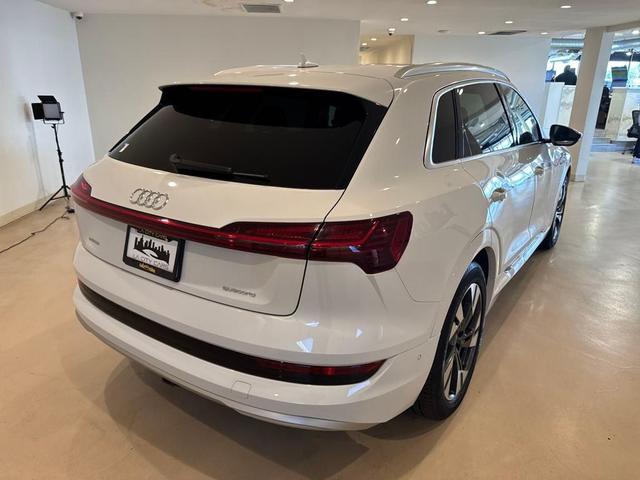 Photo of 2022 Glacier White Audi e-tron