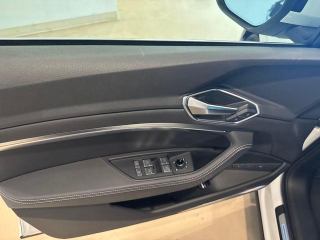 Photo of 2022 Glacier White Audi e-tron
