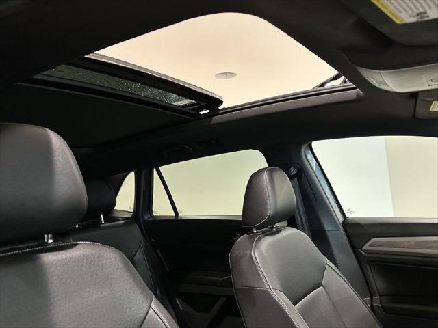 Photo of 2020 Platinum Gray Metallic Volkswagen Atlas Cross Sport