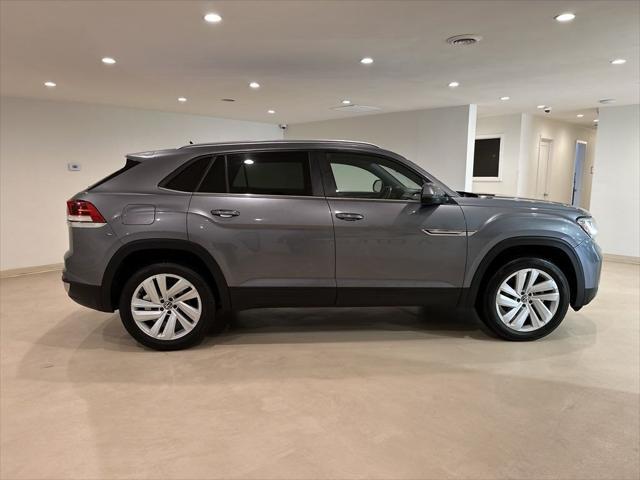Photo of 2020 Platinum Gray Metallic Volkswagen Atlas Cross Sport