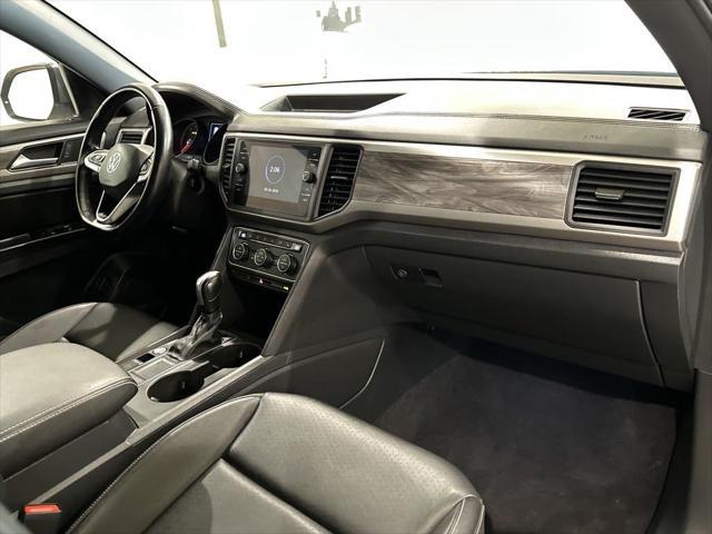 Photo of 2020 Platinum Gray Metallic Volkswagen Atlas Cross Sport