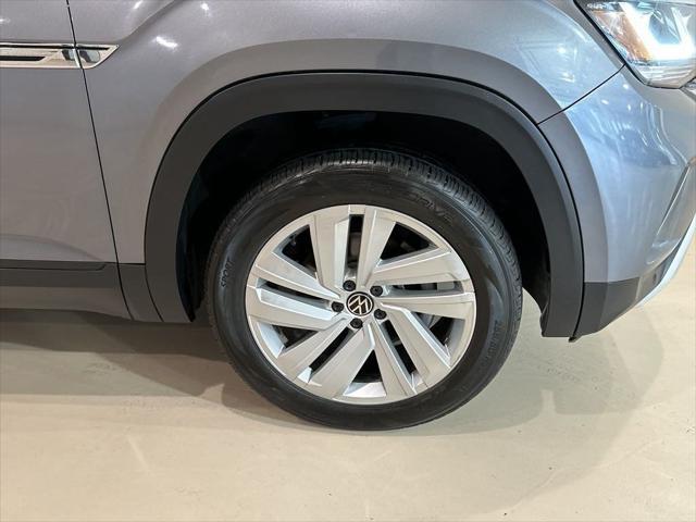Photo of 2020 Platinum Gray Metallic Volkswagen Atlas Cross Sport