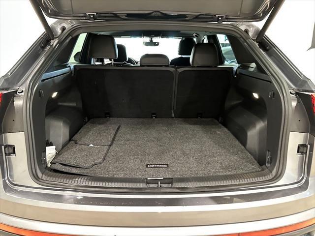Photo of 2020 Platinum Gray Metallic Volkswagen Atlas Cross Sport