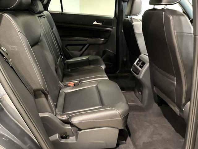 Photo of 2020 Platinum Gray Metallic Volkswagen Atlas Cross Sport