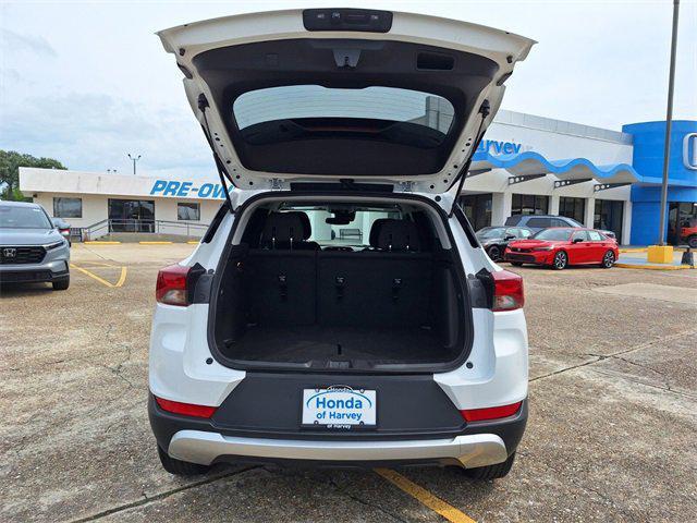 Photo of 2023 Summit White Chevrolet Trailblazer