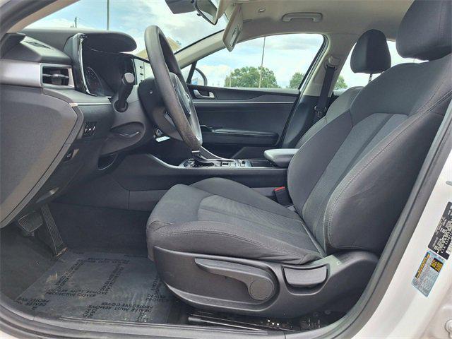 Photo of 2023 Glacial White Pearl Kia K5