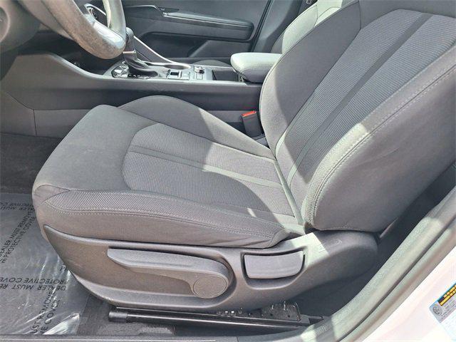 Photo of 2023 Glacial White Pearl Kia K5