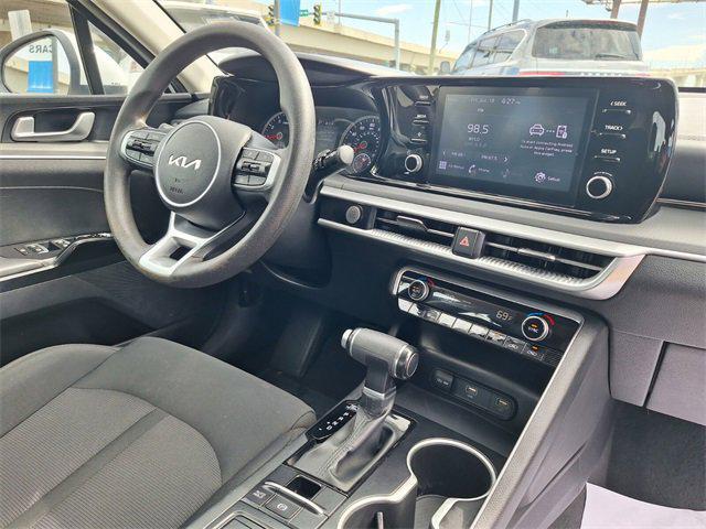Photo of 2023 Glacial White Pearl Kia K5