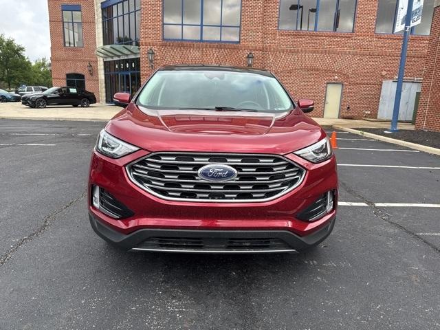 Photo of 2019 Ruby Red Ford Edge
