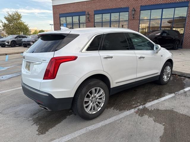 Photo of 2018 Crystal White Tri-Coat Cadillac XT5