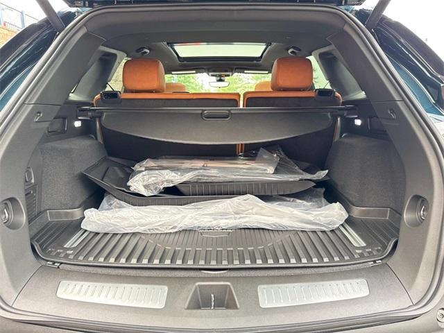 Photo of 2025 Emerald Cadillac XT5