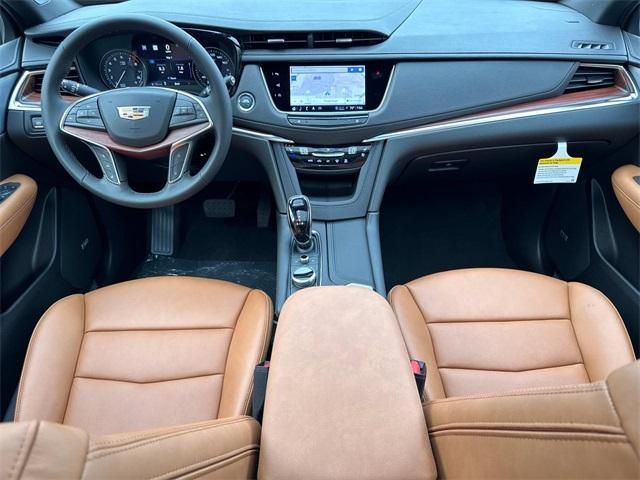 Photo of 2025 Emerald Cadillac XT5