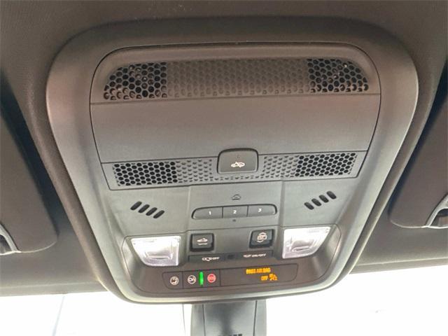 Photo of 2025 Emerald Cadillac XT5