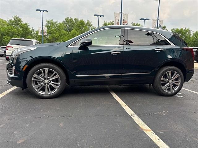 Photo of 2025 Emerald Cadillac XT5