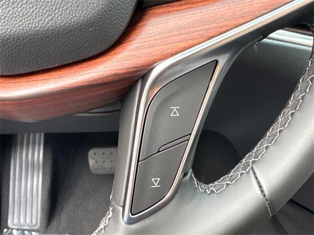 Photo of 2025 Emerald Cadillac XT5