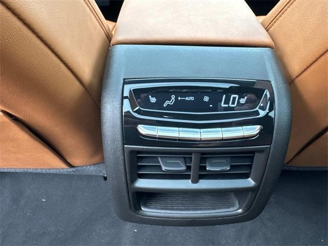 Photo of 2025 Emerald Cadillac XT5