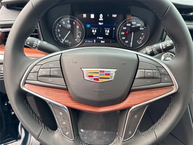 Photo of 2025 Emerald Cadillac XT5