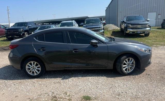 Photo of 2016 Meteor Gray Mica Mazda Mazda3