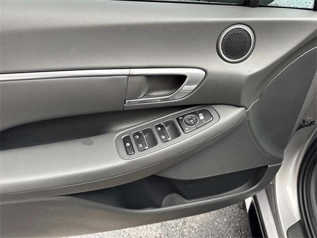 Photo of 2020 Shimmering Silver Pearl Hyundai SONATA
