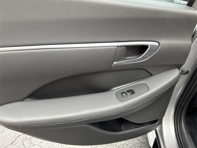 Photo of 2020 Shimmering Silver Pearl Hyundai SONATA